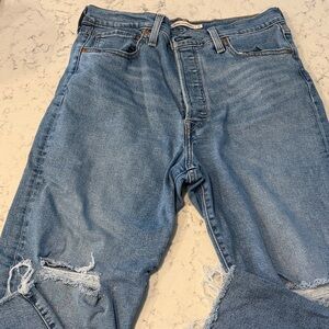 Light Blue Distressed Women’s Jeans by Levi’s ribcage straight ankle size 31